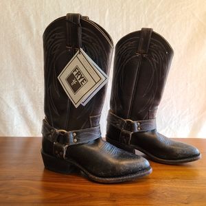 NWT Frye Billy Harness Black size 6